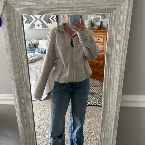 North face fuzzy zip up - Picture 2 of 6